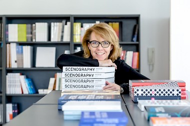 Dr. Petra Karin Kiedaisch ist Geschäftsführerin des Stuttgarter Verlages av edition. Sie erzählt mir von ihrem persönlichen Leseort.